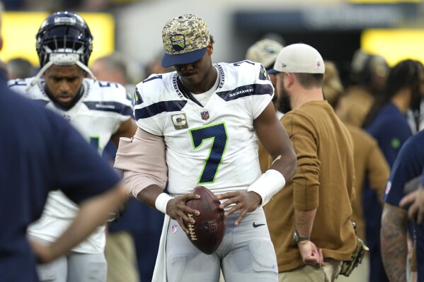 Geno Smith s arm injury one of many frustrations for Seahawks AP